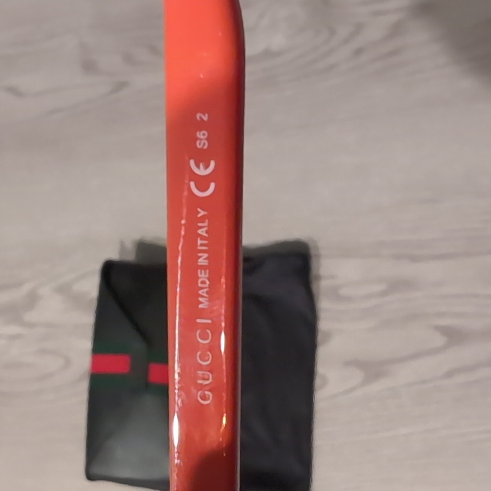 Great Condition Gucci Sunglasses - image 4